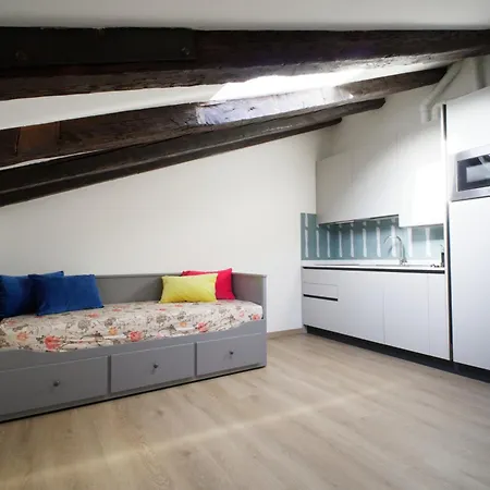 Apartment Il Gabbiano, Mansarda A *