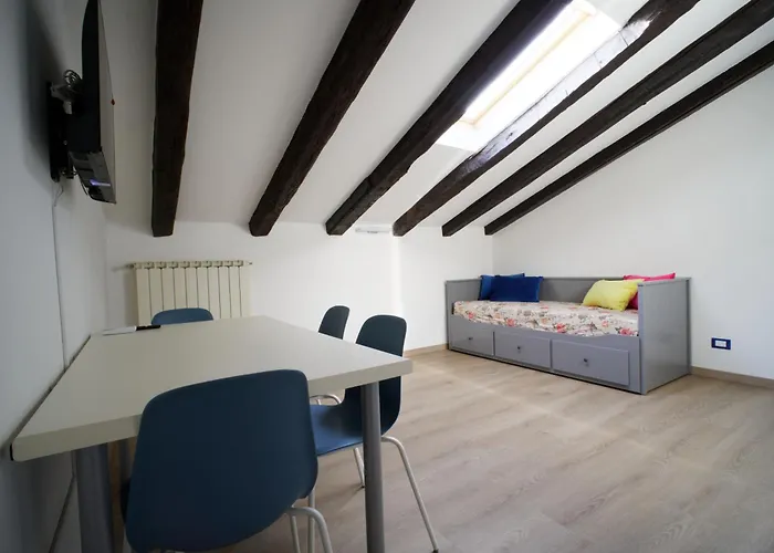 Il Gabbiano, Mansarda A Trieste